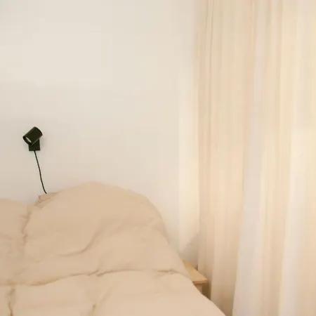 Very Nice Decorated Studio For 2 With Balcony * باريس